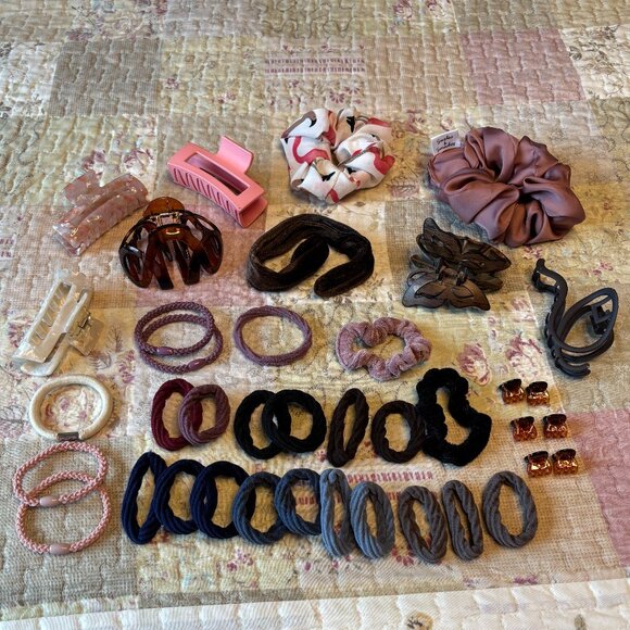 Hair Accessory Bundle – 39 items! - Picture 1 of 5
